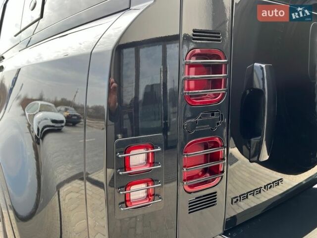 Чорний Ленд Ровер Дефендер, об'ємом двигуна 3 л та пробігом 105 тис. км за 73900 $, фото 36 на Automoto.ua