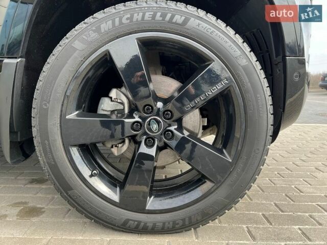 Чорний Ленд Ровер Дефендер, об'ємом двигуна 3 л та пробігом 105 тис. км за 73900 $, фото 34 на Automoto.ua