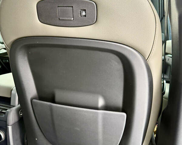 Чорний Ленд Ровер Дефендер, об'ємом двигуна 3 л та пробігом 90 тис. км за 68000 $, фото 23 на Automoto.ua