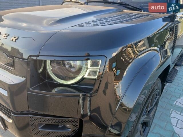 Чорний Ленд Ровер Дефендер, об'ємом двигуна 3 л та пробігом 99 тис. км за 59800 $, фото 3 на Automoto.ua