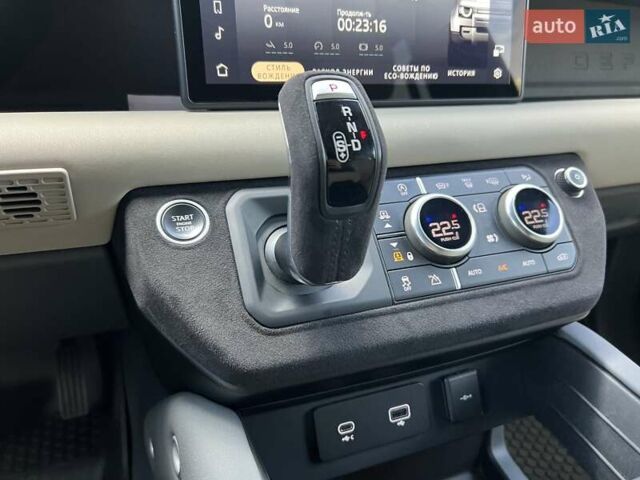 Черный Ленд Ровер Дефендер, объемом двигателя 3 л и пробегом 113 тыс. км за 66900 $, фото 17 на Automoto.ua