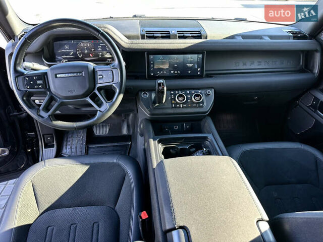 Чорний Ленд Ровер Дефендер, об'ємом двигуна 2 л та пробігом 47 тис. км за 75900 $, фото 14 на Automoto.ua
