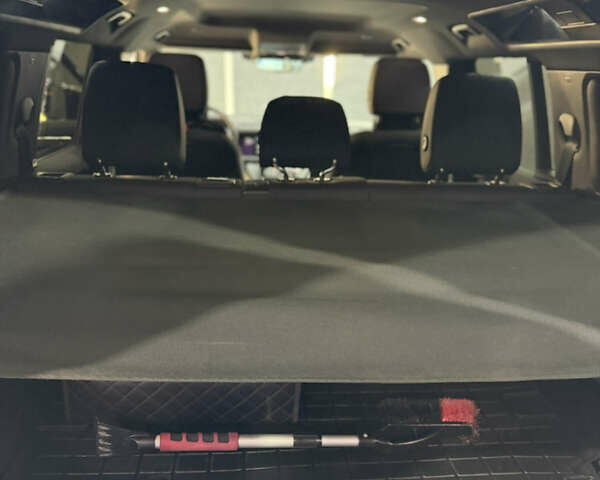 Черный Ленд Ровер Дефендер, объемом двигателя 3 л и пробегом 166 тыс. км за 60000 $, фото 22 на Automoto.ua