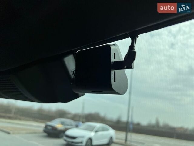 Чорний Ленд Ровер Дефендер, об'ємом двигуна 3 л та пробігом 105 тис. км за 73900 $, фото 39 на Automoto.ua