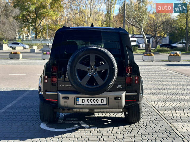 Чорний Ленд Ровер Дефендер, об'ємом двигуна 2 л та пробігом 47 тис. км за 75900 $, фото 5 на Automoto.ua