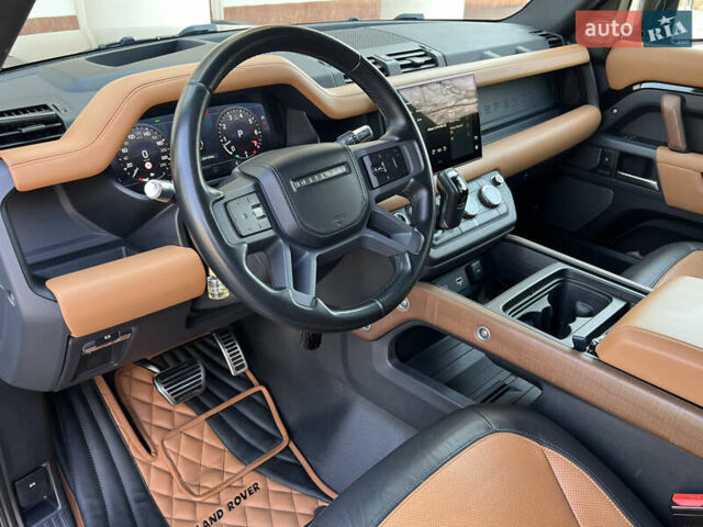 Чорний Ленд Ровер Дефендер, об'ємом двигуна 3 л та пробігом 72 тис. км за 83500 $, фото 27 на Automoto.ua