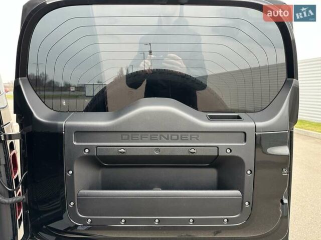 Черный Ленд Ровер Дефендер, объемом двигателя 3 л и пробегом 80 тыс. км за 84900 $, фото 32 на Automoto.ua