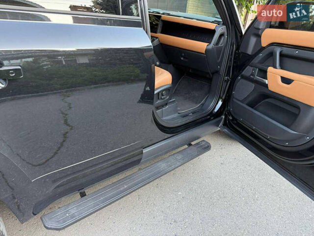 Черный Ленд Ровер Дефендер, объемом двигателя 5 л и пробегом 19 тыс. км за 138500 $, фото 18 на Automoto.ua