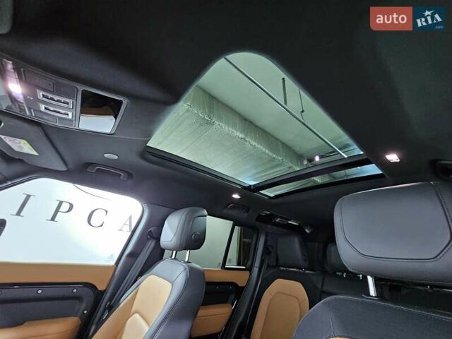 Черный Ленд Ровер Дефендер, объемом двигателя 3 л и пробегом 23 тыс. км за 99999 $, фото 45 на Automoto.ua