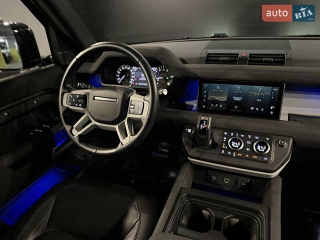 Черный Ленд Ровер Дефендер, объемом двигателя 3 л и пробегом 39 тыс. км за 82900 $, фото 22 на Automoto.ua