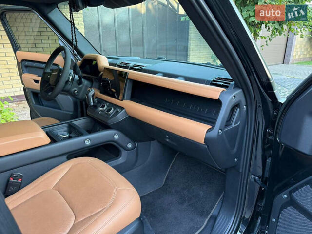 Черный Ленд Ровер Дефендер, объемом двигателя 5 л и пробегом 19 тыс. км за 138500 $, фото 19 на Automoto.ua