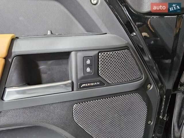 Черный Ленд Ровер Дефендер, объемом двигателя 3 л и пробегом 23 тыс. км за 99999 $, фото 31 на Automoto.ua