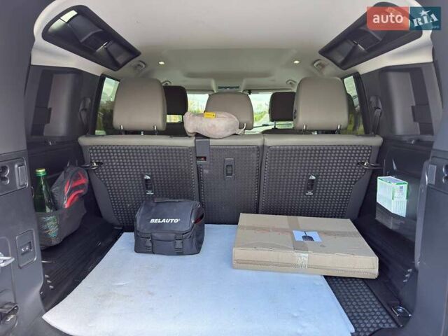 Черный Ленд Ровер Дефендер, объемом двигателя 3 л и пробегом 70 тыс. км за 75000 $, фото 25 на Automoto.ua