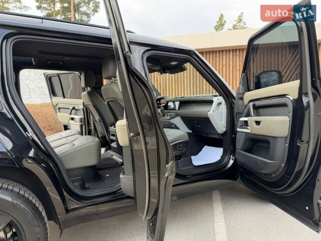 Черный Ленд Ровер Дефендер, объемом двигателя 3 л и пробегом 72 тыс. км за 75999 $, фото 94 на Automoto.ua