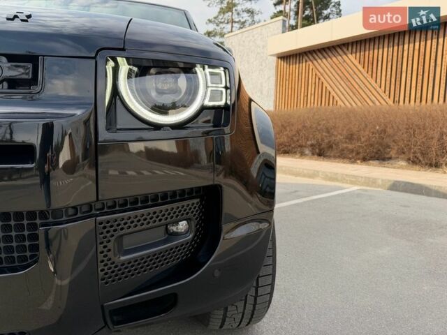 Черный Ленд Ровер Дефендер, объемом двигателя 3 л и пробегом 72 тыс. км за 75999 $, фото 32 на Automoto.ua