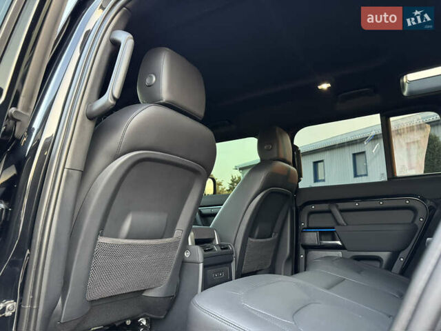 Черный Ленд Ровер Дефендер, объемом двигателя 3 л и пробегом 86 тыс. км за 81000 $, фото 24 на Automoto.ua