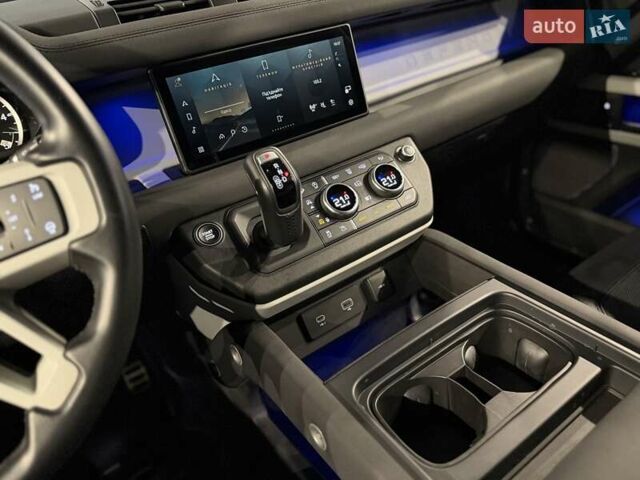 Черный Ленд Ровер Дефендер, объемом двигателя 3 л и пробегом 39 тыс. км за 82900 $, фото 21 на Automoto.ua