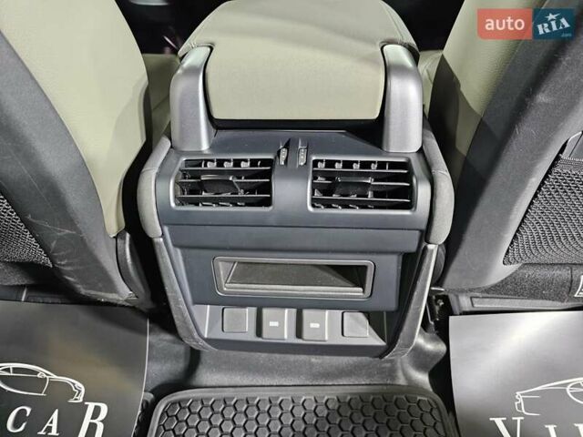 Черный Ленд Ровер Дефендер, объемом двигателя 3 л и пробегом 90 тыс. км за 72999 $, фото 13 на Automoto.ua