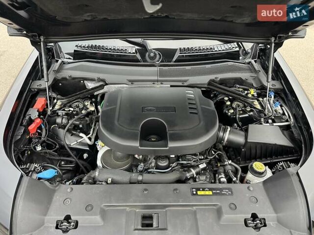 Черный Ленд Ровер Дефендер, объемом двигателя 3 л и пробегом 80 тыс. км за 84900 $, фото 35 на Automoto.ua