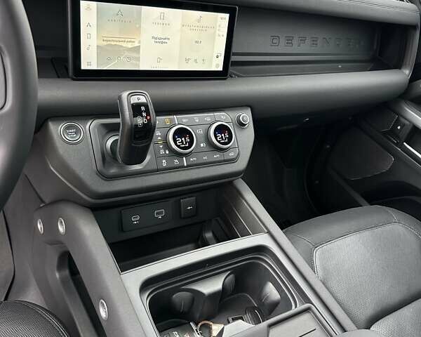 Черный Ленд Ровер Дефендер, объемом двигателя 3 л и пробегом 80 тыс. км за 84900 $, фото 17 на Automoto.ua