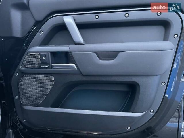 Черный Ленд Ровер Дефендер, объемом двигателя 3 л и пробегом 80 тыс. км за 84900 $, фото 33 на Automoto.ua