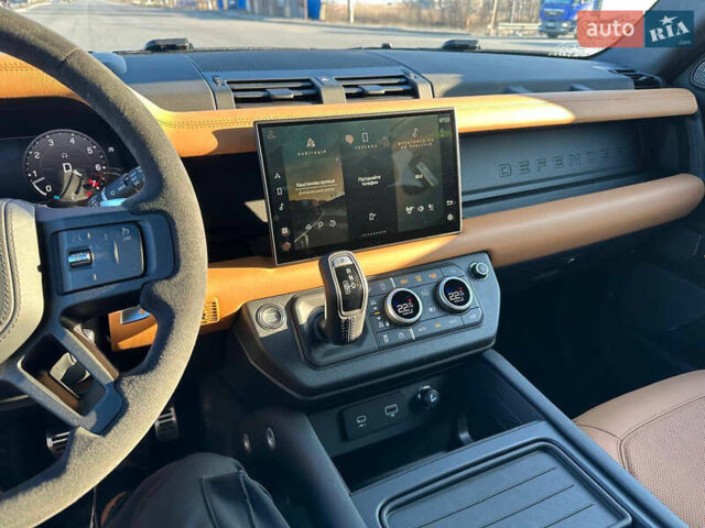 Черный Ленд Ровер Дефендер, объемом двигателя 5 л и пробегом 19 тыс. км за 138500 $, фото 22 на Automoto.ua