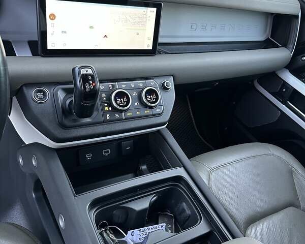 Ленд Ровер Дефендер 2022 в Киеве на Automoto.ua Черный Ленд Ровер Дефендер, объемом двигателя 3 л и пробегом 135 тыс. км за 70000 $, фото 17 на Automoto.ua