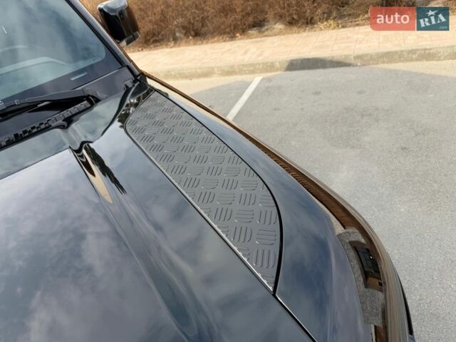 Черный Ленд Ровер Дефендер, объемом двигателя 3 л и пробегом 72 тыс. км за 75999 $, фото 26 на Automoto.ua