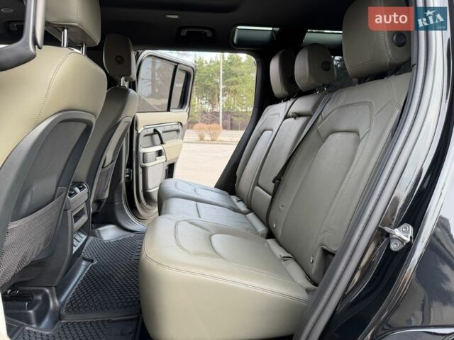 Черный Ленд Ровер Дефендер, объемом двигателя 3 л и пробегом 72 тыс. км за 75999 $, фото 128 на Automoto.ua