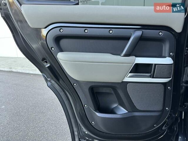 Ленд Ровер Дефендер 2022 в Киеве на Automoto.ua Черный Ленд Ровер Дефендер, объемом двигателя 3 л и пробегом 135 тыс. км за 70000 $, фото 19 на Automoto.ua