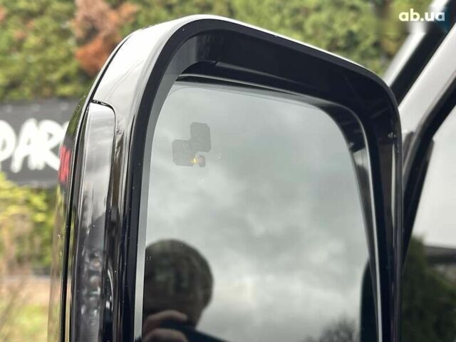 Чорний Ленд Ровер Дефендер, об'ємом двигуна 3 л та пробігом 6 тис. км за 89900 $, фото 14 на Automoto.ua