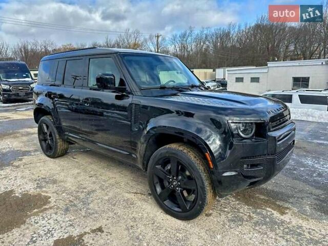 Чорний Ленд Ровер Дефендер, об'ємом двигуна 3 л та пробігом 112 тис. км за 31900 $, фото 1 на Automoto.ua