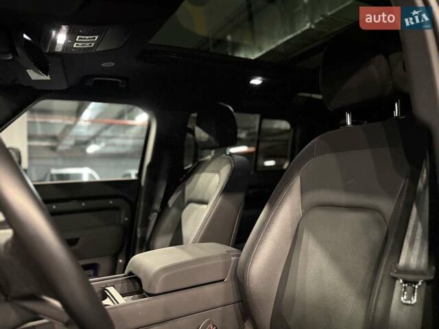 Черный Ленд Ровер Дефендер, объемом двигателя 3 л и пробегом 39 тыс. км за 82900 $, фото 16 на Automoto.ua