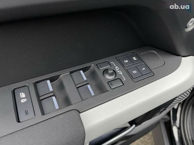 Чорний Ленд Ровер Дефендер, об'ємом двигуна 3 л та пробігом 6 тис. км за 89900 $, фото 15 на Automoto.ua