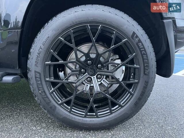 Черный Ленд Ровер Дефендер, объемом двигателя 3 л и пробегом 80 тыс. км за 84900 $, фото 9 на Automoto.ua