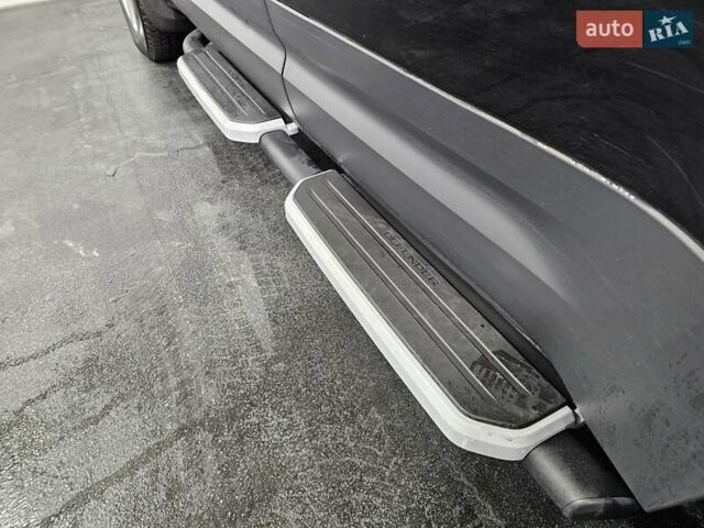 Черный Ленд Ровер Дефендер, объемом двигателя 3 л и пробегом 90 тыс. км за 72999 $, фото 19 на Automoto.ua