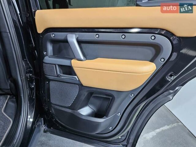 Черный Ленд Ровер Дефендер, объемом двигателя 3 л и пробегом 23 тыс. км за 99999 $, фото 17 на Automoto.ua