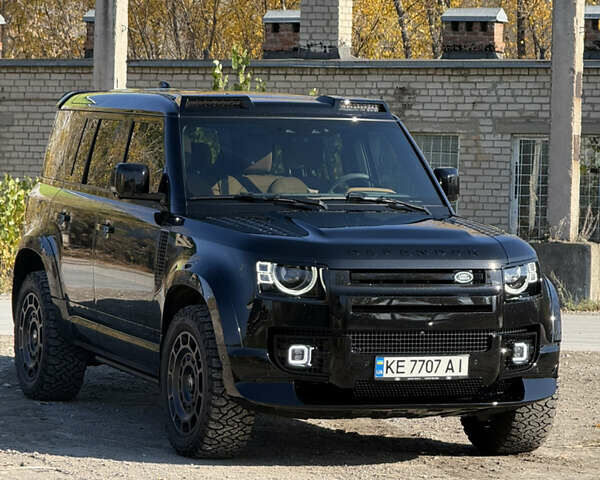 Черный Ленд Ровер Дефендер, объемом двигателя 5 л и пробегом 19 тыс. км за 138500 $, фото 3 на Automoto.ua