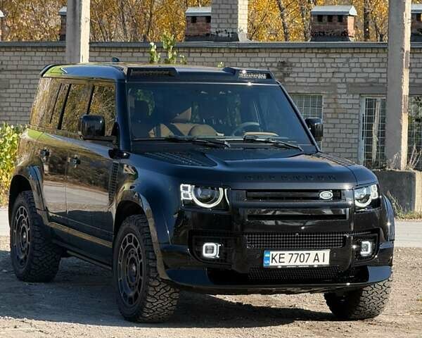 Черный Ленд Ровер Дефендер, объемом двигателя 5 л и пробегом 19 тыс. км за 138500 $, фото 3 на Automoto.ua