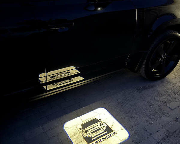 Черный Ленд Ровер Дефендер, объемом двигателя 3 л и пробегом 86 тыс. км за 81000 $, фото 47 на Automoto.ua