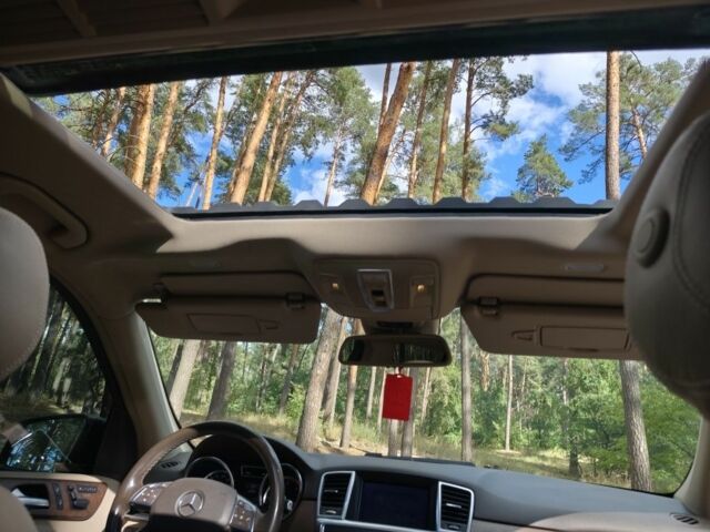 Чорний Ленд Ровер Дефендер, об'ємом двигуна 3 л та пробігом 88 тис. км за 81900 $, фото 37 на Automoto.ua