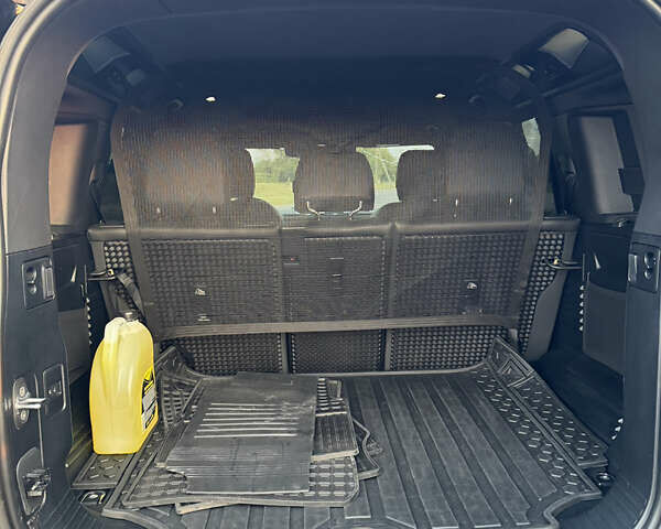 Черный Ленд Ровер Дефендер, объемом двигателя 3 л и пробегом 86 тыс. км за 81000 $, фото 26 на Automoto.ua