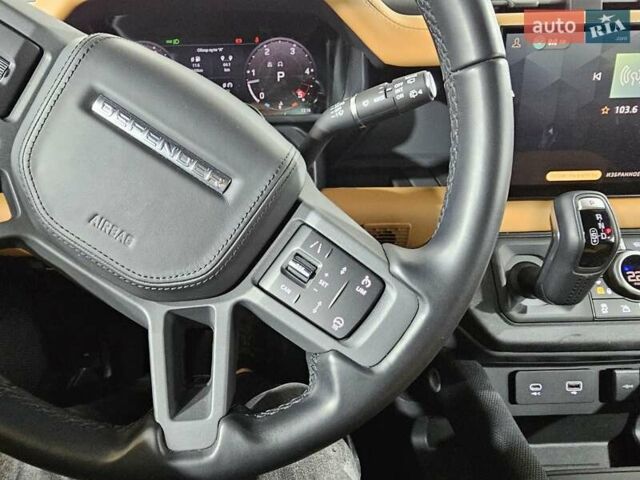 Черный Ленд Ровер Дефендер, объемом двигателя 3 л и пробегом 23 тыс. км за 99999 $, фото 44 на Automoto.ua