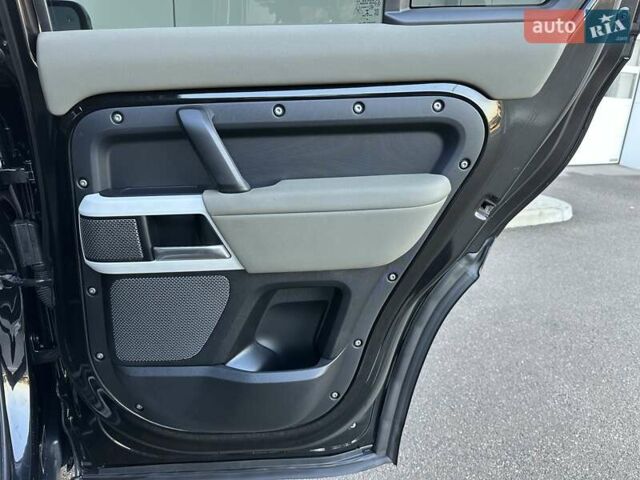 Ленд Ровер Дефендер 2022 в Киеве на Automoto.ua Черный Ленд Ровер Дефендер, объемом двигателя 3 л и пробегом 135 тыс. км за 70000 $, фото 26 на Automoto.ua