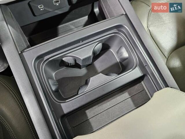 Черный Ленд Ровер Дефендер, объемом двигателя 3 л и пробегом 90 тыс. км за 72999 $, фото 24 на Automoto.ua