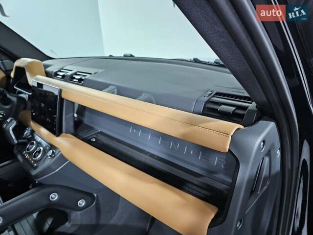 Черный Ленд Ровер Дефендер, объемом двигателя 3 л и пробегом 23 тыс. км за 99999 $, фото 21 на Automoto.ua