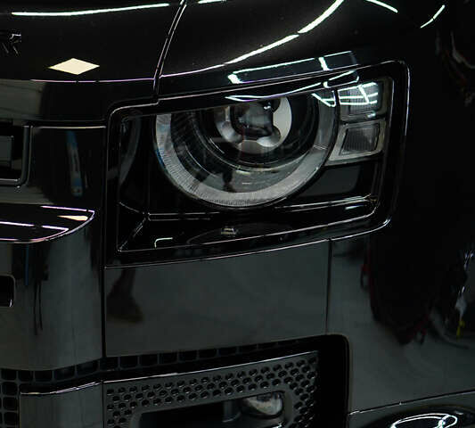 Ленд Ровер Дефендер 2022 у Києві на Automoto.ua Чорний Ленд Ровер Дефендер, об'ємом двигуна 5 л та пробігом 42 тис. км за 134900 $, фото 5 на Automoto.ua