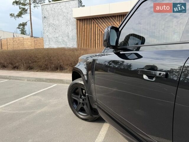 Черный Ленд Ровер Дефендер, объемом двигателя 3 л и пробегом 72 тыс. км за 75999 $, фото 65 на Automoto.ua