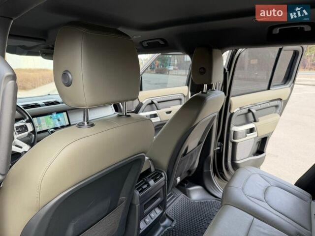 Черный Ленд Ровер Дефендер, объемом двигателя 3 л и пробегом 72 тыс. км за 75999 $, фото 132 на Automoto.ua