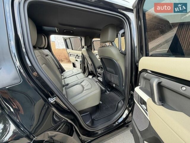 Черный Ленд Ровер Дефендер, объемом двигателя 3 л и пробегом 72 тыс. км за 75999 $, фото 105 на Automoto.ua